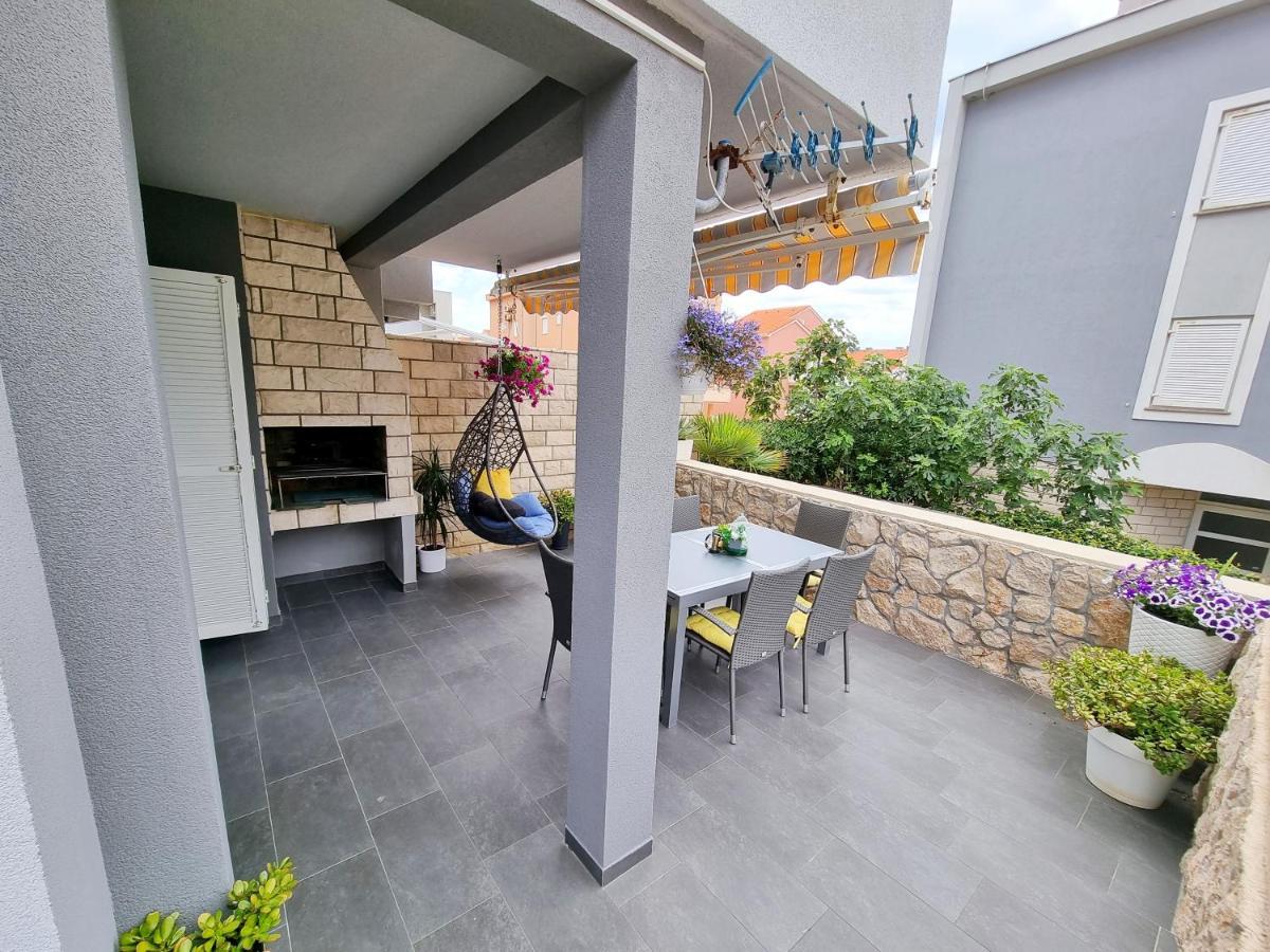 Deluxe Novalja Apartamento Exterior foto