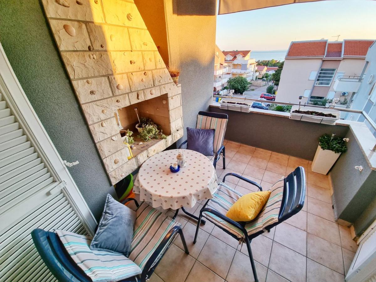Deluxe Novalja Apartamento Exterior foto