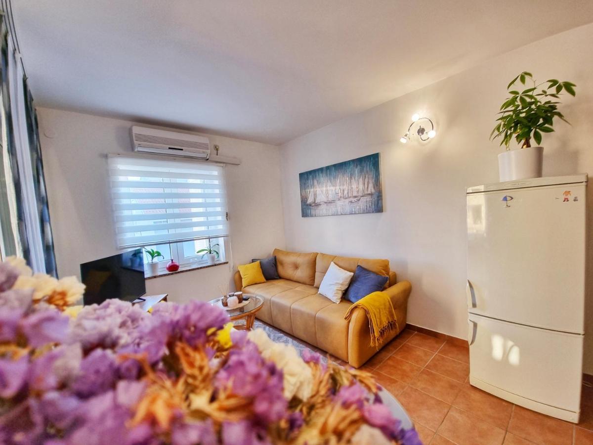 Deluxe Novalja Apartamento Exterior foto