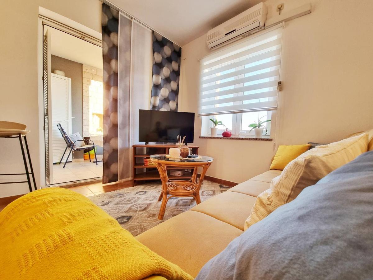 Deluxe Novalja Apartamento Exterior foto