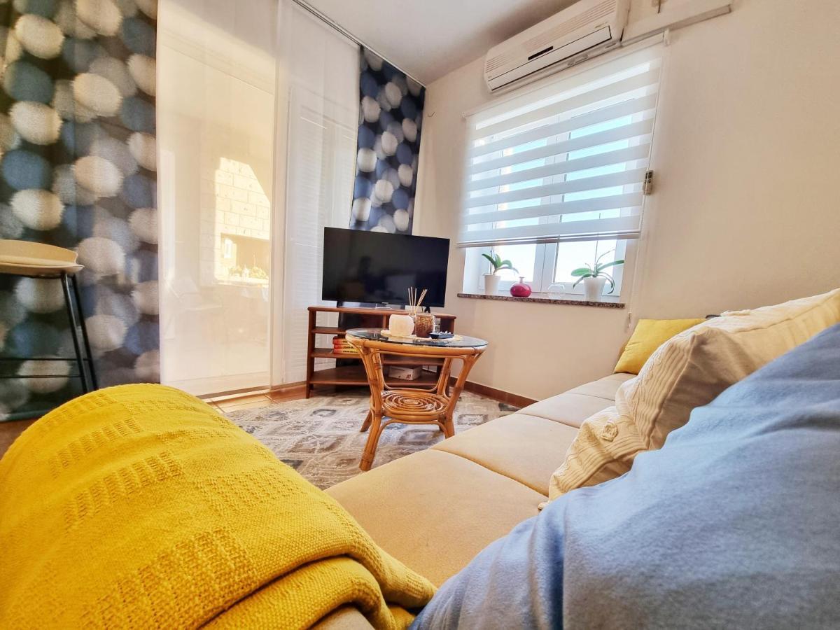 Deluxe Novalja Apartamento Exterior foto